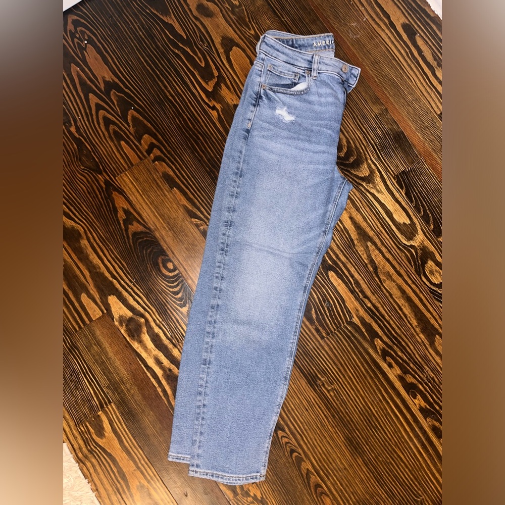American Eagle mom jeans